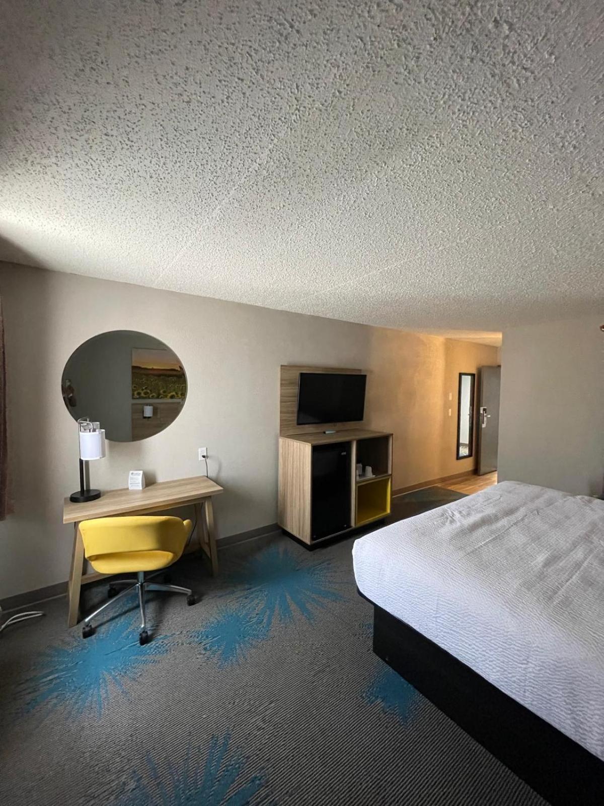 Days Inn By Wyndham Mandan Bismarck Area Zewnętrze zdjęcie