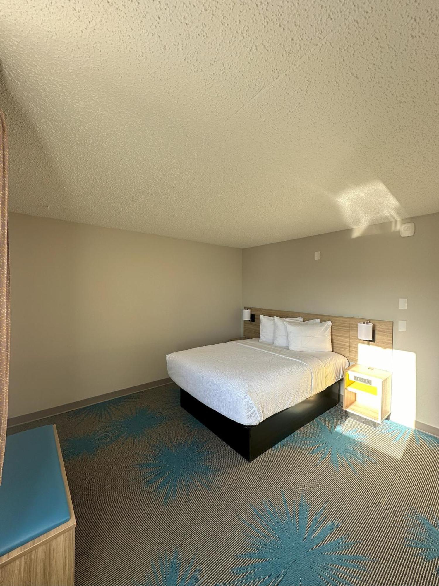 Days Inn By Wyndham Mandan Bismarck Area Zewnętrze zdjęcie