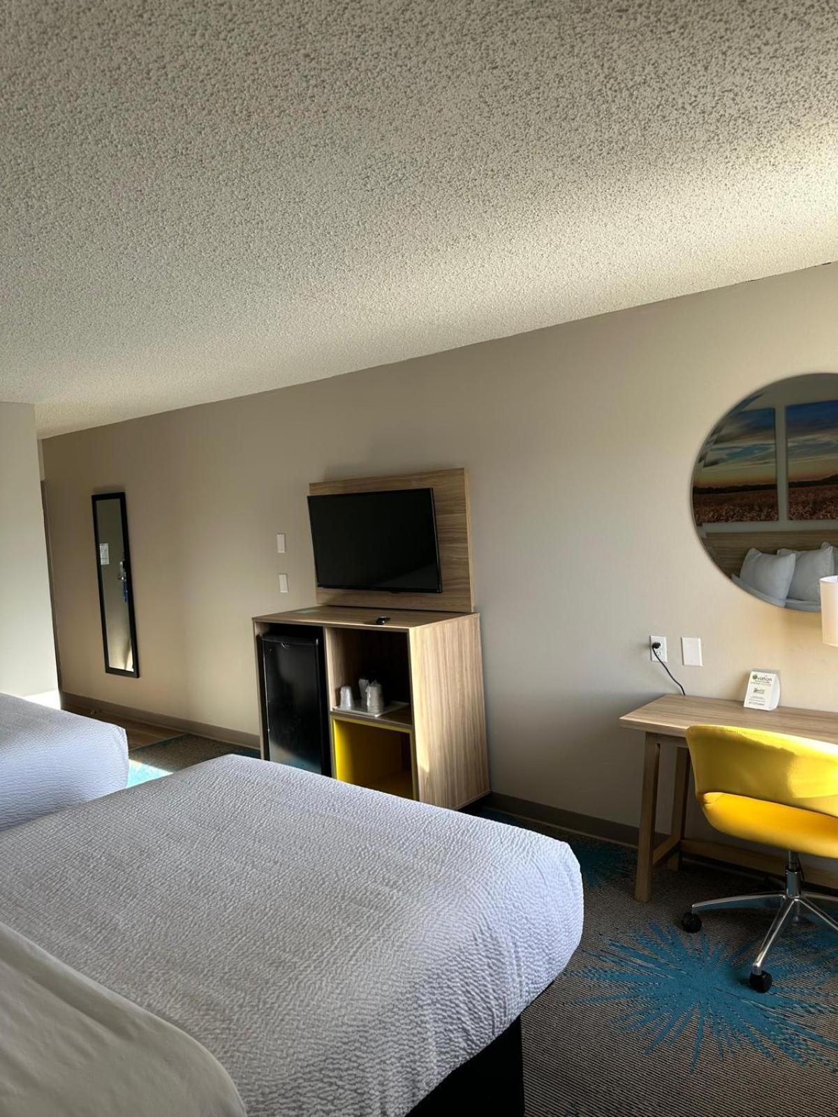 Days Inn By Wyndham Mandan Bismarck Area Zewnętrze zdjęcie
